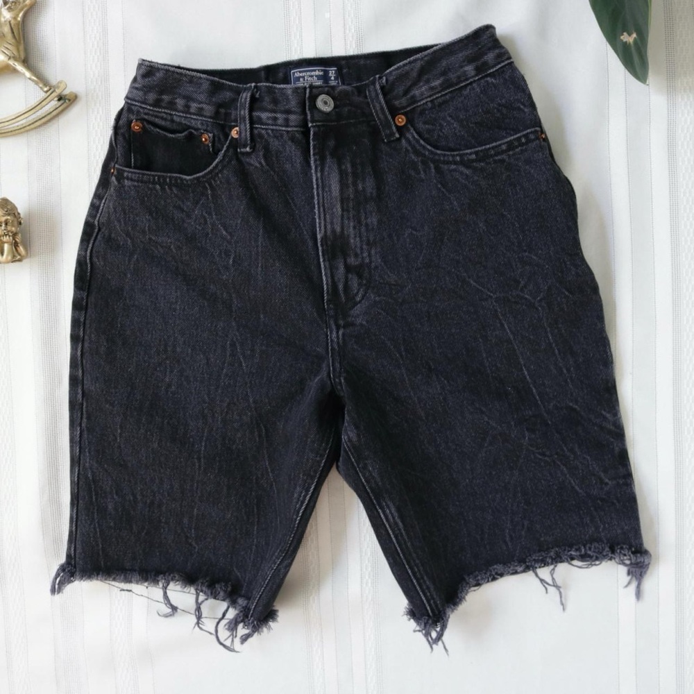 Abercrombie and Fitch black distressed High Rise Short - Picture 2 of 7